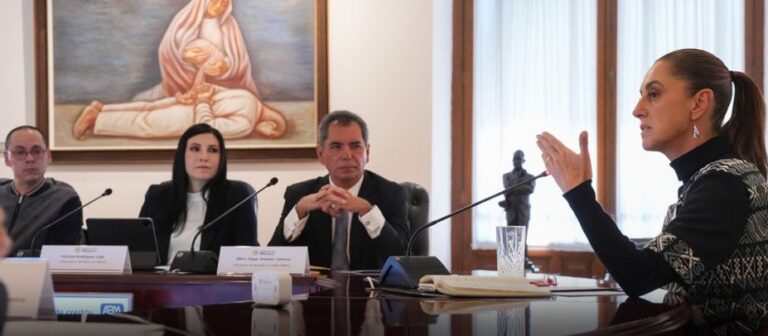 Sheinbaum se reúne con banqueros en Palacio Nacional
