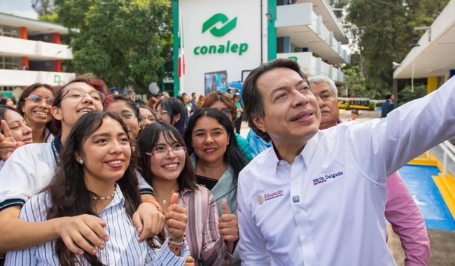 Conalep, ejemplo de inclusión, equidad e igualdad de género: 214 mujeres cursan carreras en materia aeronáutica: Mario Delgado