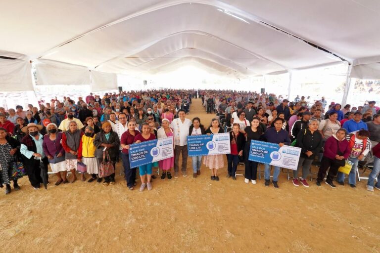 INCREMENTA SALOMÓN JARA SUMINISTRO Y ALMACENAMIENTO DE AGUA EN 7 AGENCIAS Y COLONIAS DE OAXACA DE JUÁREZ CON ENTREGA DE MIL TINACOS