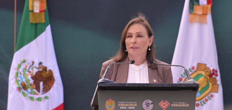 Rocío Nahle refrenda compromiso con la unidad nacional en el Día de la Bandera