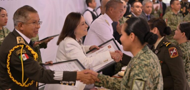 Reconoce Rocío Nahle respaldo del Ejército Mexicano a familias veracruzanas durante contingencia