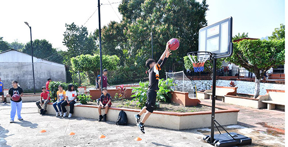 Inaugura Javier May noveno Centro Pilares en Zopo Norte, Macuspana; estos espacios fomentan el sentido de comunidad y el desarrollo integral de los jóvenes, afirma