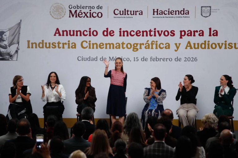 Sheinbaum agradece reconocimiento de Salma Hayek a incentivos al cine