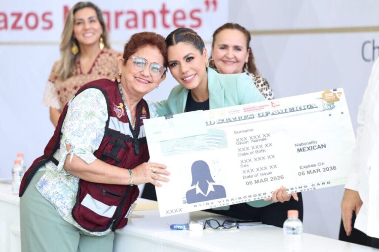 Evelyn Salgado entrega visas a adultos mayores del programa “Lazos Migrantes” 2026
