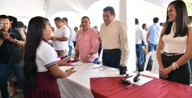 Seguimos pendientes desde territorio, afirma Javier May al encabezar audiencia pública en ejido Tierra y Libertad