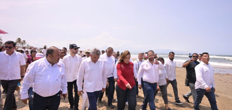 Supervisa Rocío Nahle limpieza de la playa de Coatzacoalcos