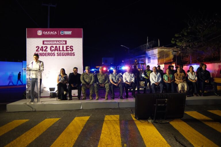 TRANSFORMA SALOMÓN JARA 242 CALLES DE LA ZONA METROPOLITANA DE OAXACA EN SENDEROS SEGUROS PARA UNA MOVILIDAD SIN RIESGOS Y SIN TEMOR