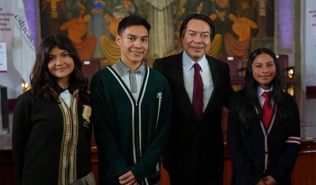 Convoca Mario Delgado a autoridades educativas, magisterio, alumnas y alumnos a replantear la educación secundaria en México