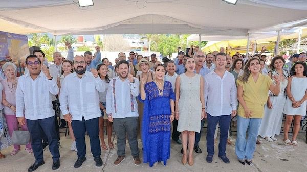 Colocan la gobernadora Evelyn Salgado Pineda, la secretaria de Turismo federal y el director de FONATUR, la primera piedra del proyecto Cici Aquapark