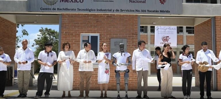 Ningún gobierno extranjero ni los corruptos de antes le van a arrebatar la Transformación al pueblo de México: Presidenta desde Yucatán