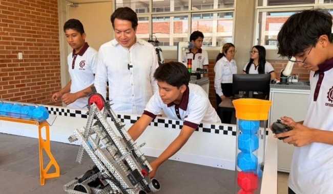 En Campeche y Yucatán, Gobierno de México fortalece acceso a educación con beca e infraestructura educativa: Mario Delgado