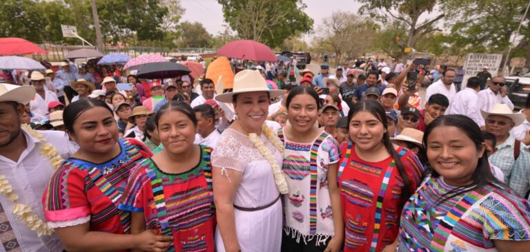 Los chinantecos también son veracruzanos: Rocío Nahle arranca obras carreteras en Tierra Blanca