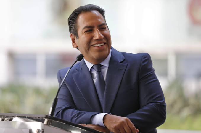 Eduardo Ramírez respalda mantener clases conforme al calendario escolar