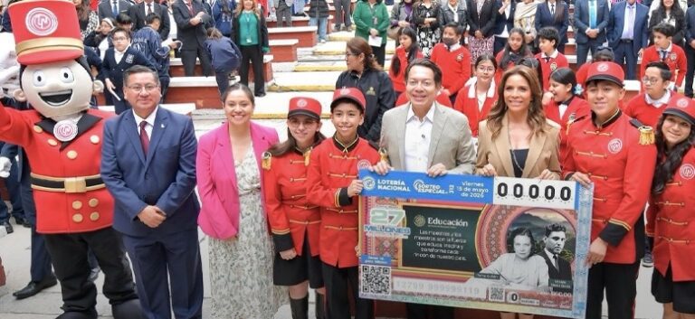 Maestras y maestros, pilares de la transformación: SEP y Lotería Nacional presentan billete conmemorativo