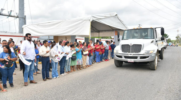 En marcha la agenda de infraestructura 2026 del Gobierno del Pueblo; arranca rescate de 20 kilómetros de caminos en Comalcalco y Cunduacán