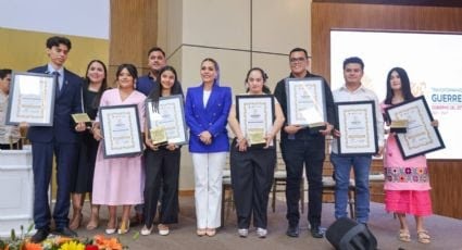 Evelyn Salgado entrega el Premio al Mérito Juvenil a jóvenes que inspiran a Guerrero