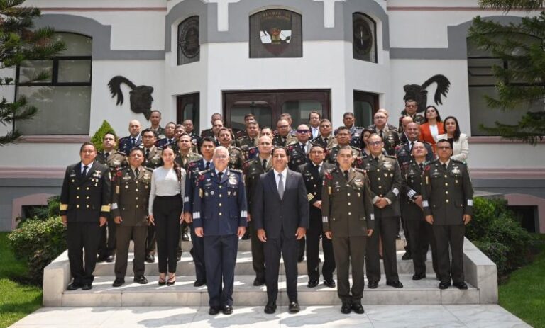 Eduardo Ramírez diserta conferencia magistral a invitación del secretario de la Defensa Nacional