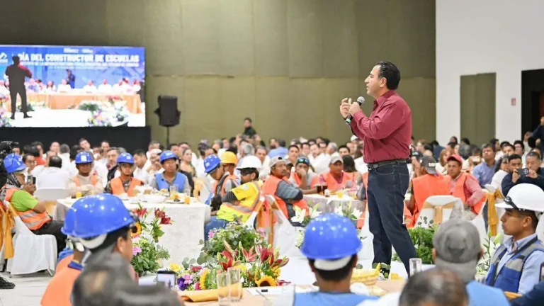 Eduardo Ramírez reconoce labor de quienes construyen escuelas en Chiapas