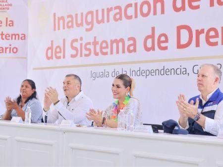 Evelyn Salgado entrega obras sanitarias por 55 mdp en Iguala y Tuxpan