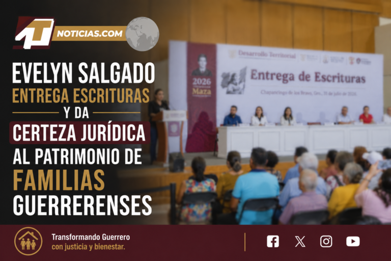 Evelyn Salgado entrega escrituras y da certeza jurídica al patrimonio de familias guerrerenses